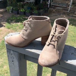 Toms Tan Chunky Heel Ankle Bootie Women's Size 7